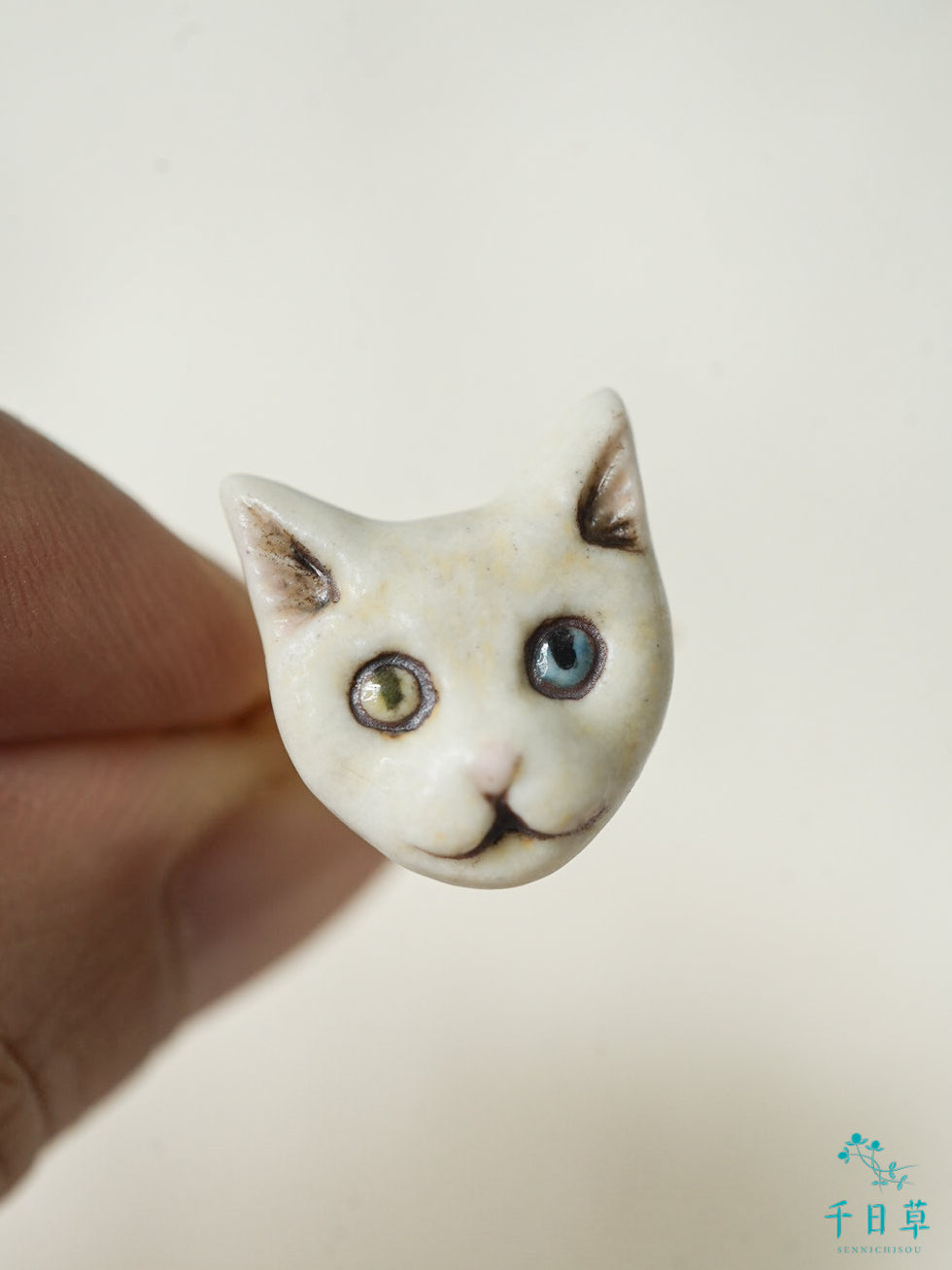 猫のピアス