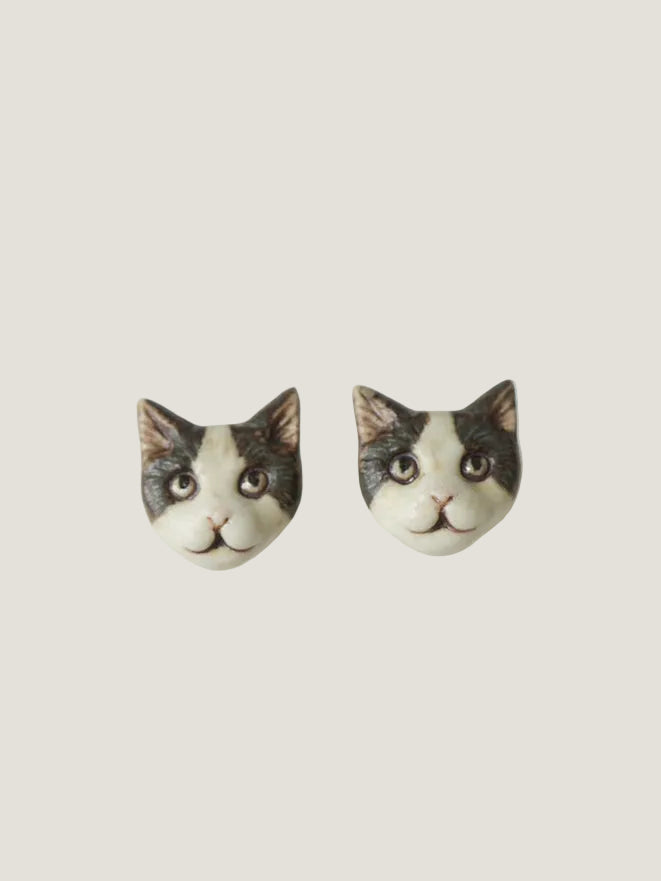 猫のピアス