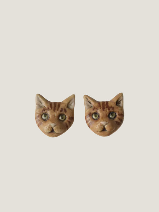 猫のピアス
