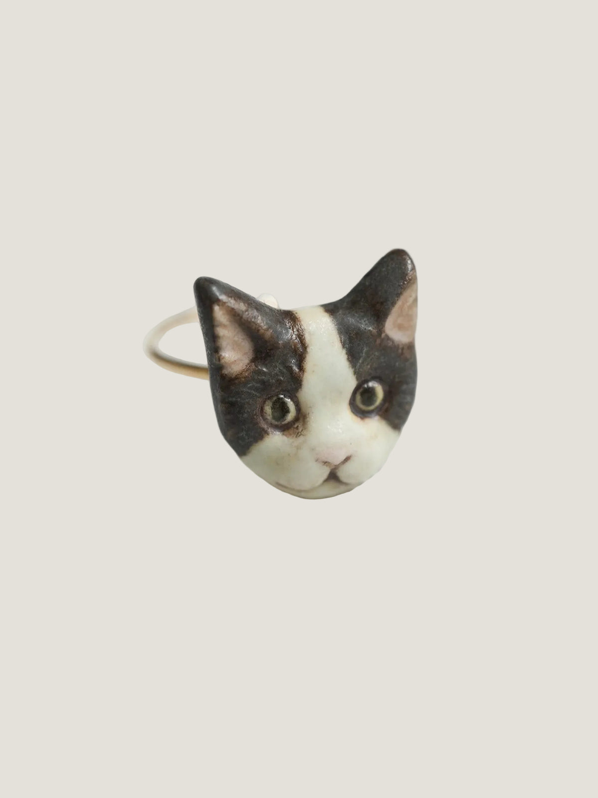 ねこちゃんの指飾り/ハチワレ