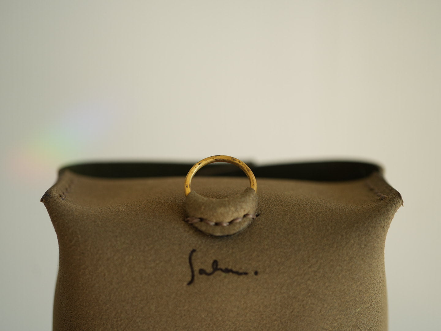 床革のティッシュケース/カーキ