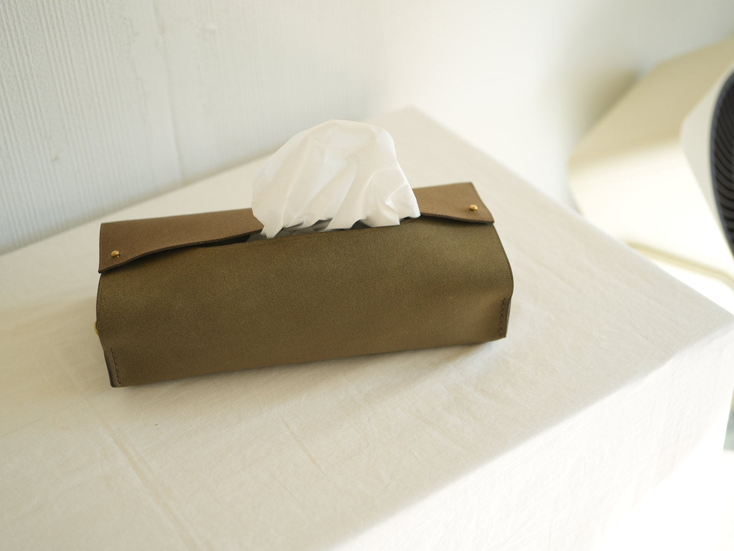 床革のティッシュケース/カーキ