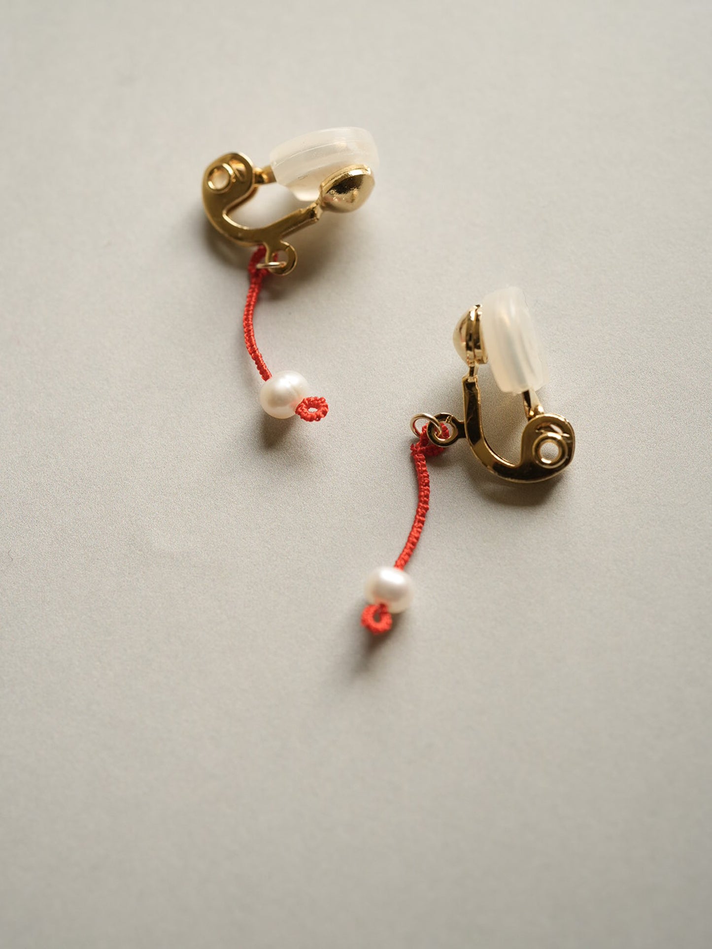 TUBU_ピアス・イヤリング_アカ