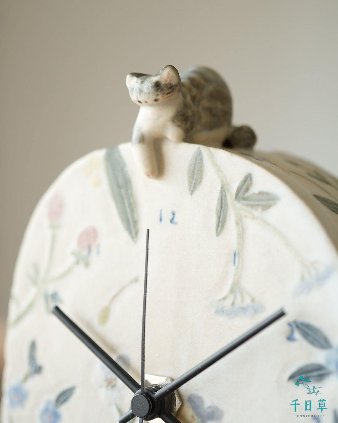 ねこのレリーフ時計大